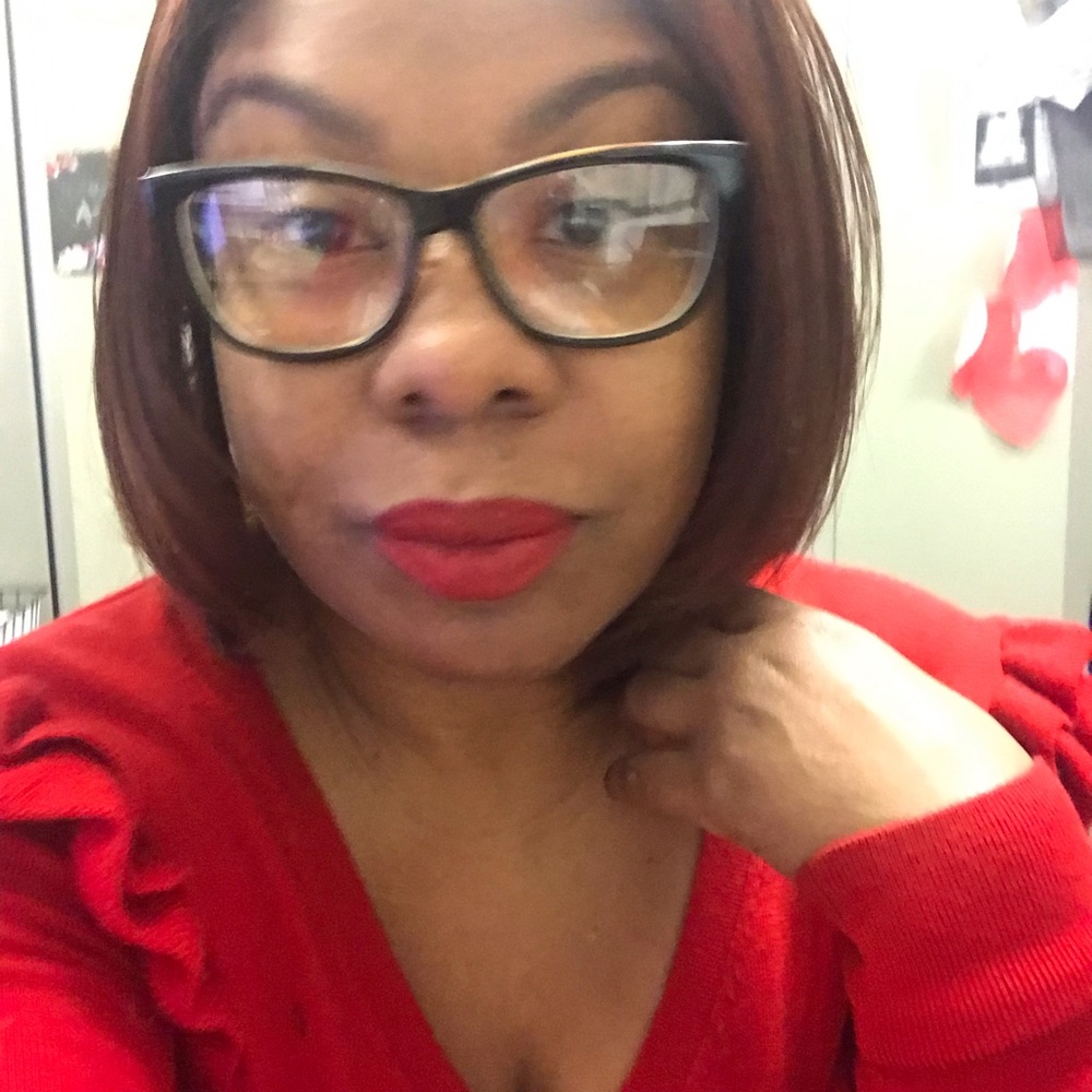 Meet your Posher, Nicole